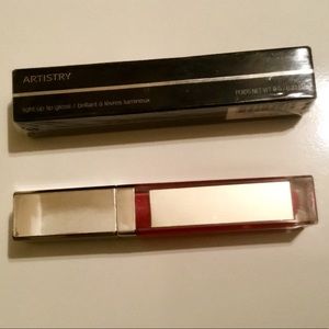 NEW Artistry Light Up Lip Gloss - Red